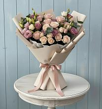 Букет цветов из:  Розы и Лизиантусы в Оржицы