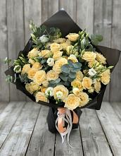 Букет цветов из:  Розы и Лизиантусы в Оржицы