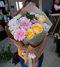 Букет цветов из:  Герберы, Розы и Хризантемы в Оржицы