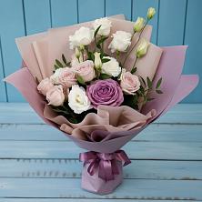 Букет цветов из:  Розы и Лизиантусы в Оржицы