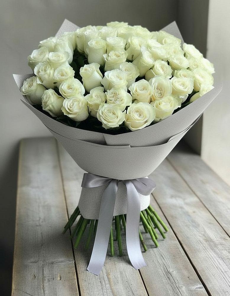 Букет 35 Белых роз в Оржицы