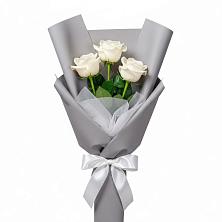 Букет 3 белые розы в Оржицы
