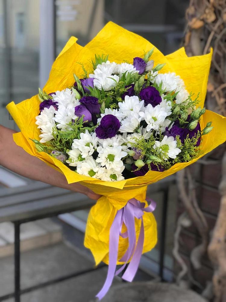 Букет цветов из: Ирисы, Хризантемы и Ромашки в Оржицы