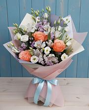 Букет цветов из:  Лизиантусы, Розы, Альстромерии и Гипсофила в Оржицы