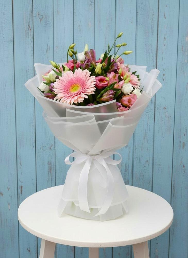 Букет цветов из: Герберы, Альстромерии и Лизиантусы в Оржицы