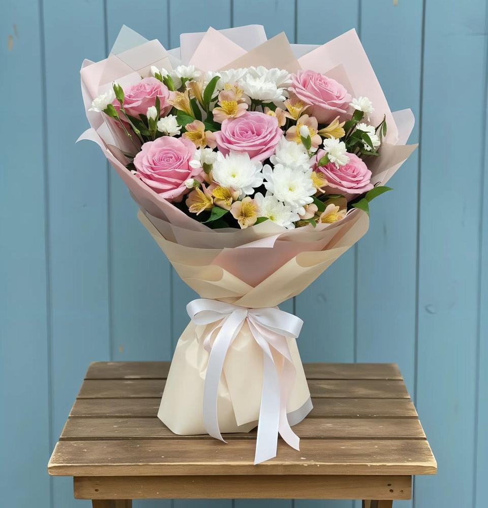 Букет цветов из: Гвоздики, Орхидеи и Розы в Оржицы