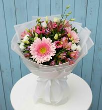 Букет цветов из:  Герберы, Альстромерии и Лизиантусы в Оржицы