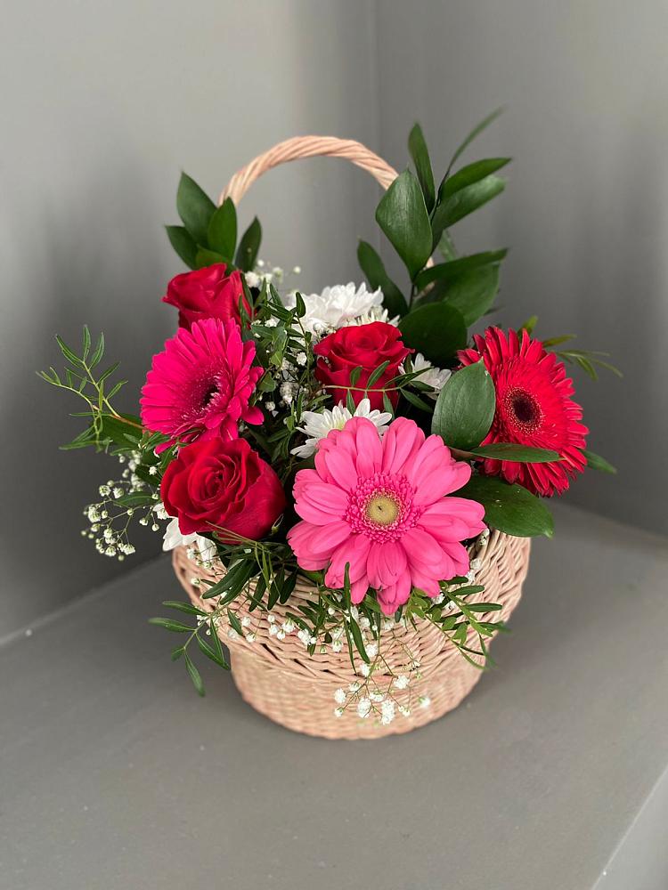 Цветочная композиция из Розы, Хризантемы и Герберы в корзине в Оржицы