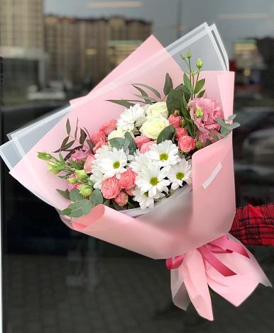 Букет цветов из: Розы, Лизиантусы и Хризантемы в Оржицы