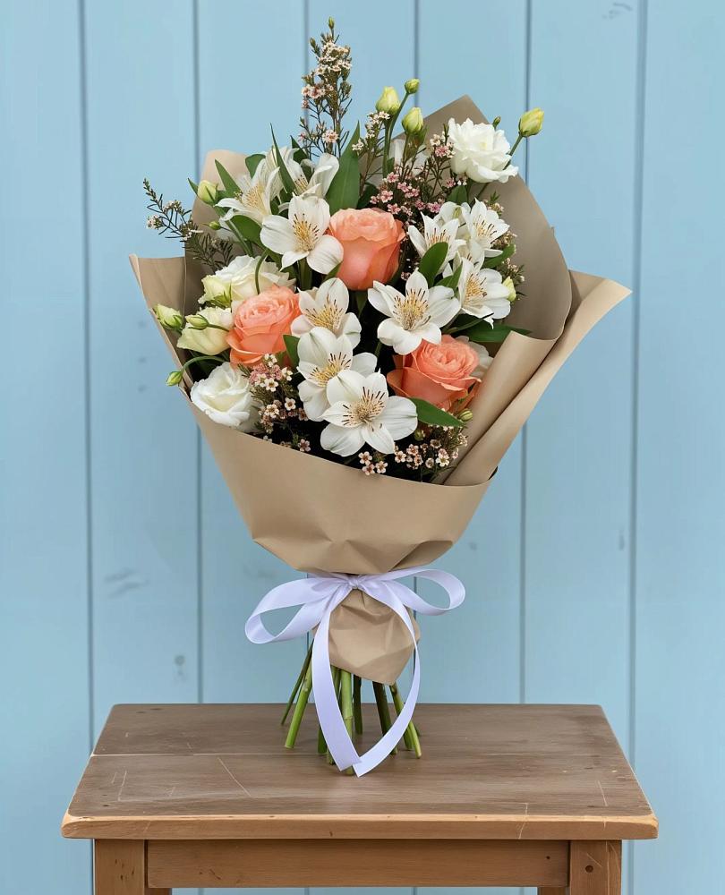 Букет цветов из: Альстромерии, Лизиантусы, Розы и Хризантемы в Оржицы