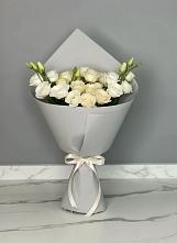 Букет цветов из:  Розы и Лизиантусы в Оржицы